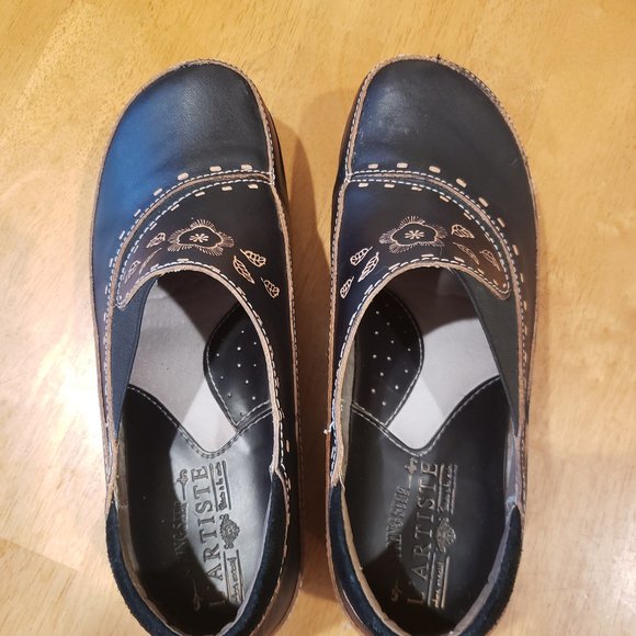 L'Artiste Spring Step Women's Shoes - Picture 2 of 3